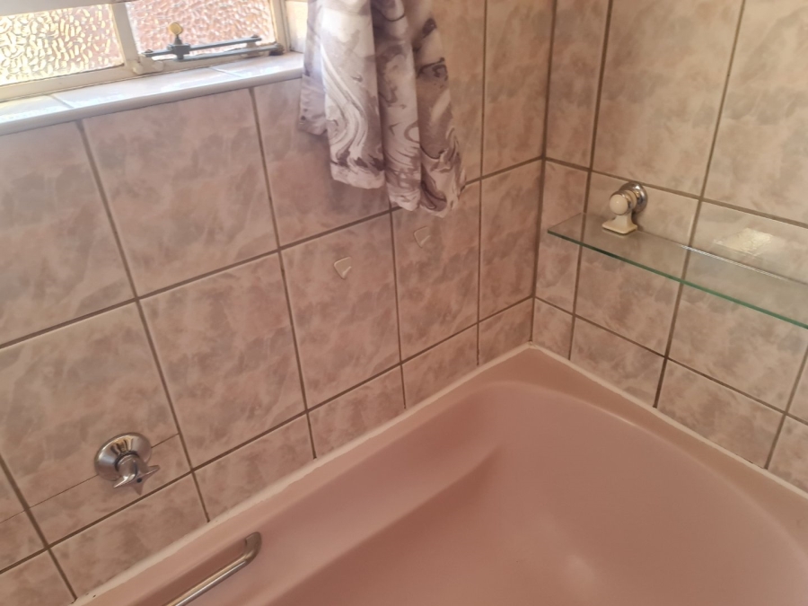 3 Bedroom Property for Sale in Geelhoutpark North West